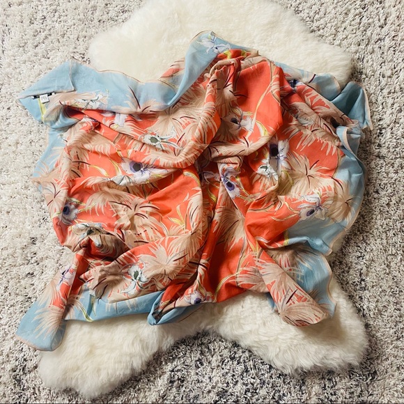 Valentino Silk/Cotton Shawl - Picture 3 of 10